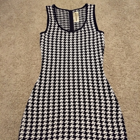 ✴️ Jennifer RobertsHoundstooth Dress - Picture 6 of 6